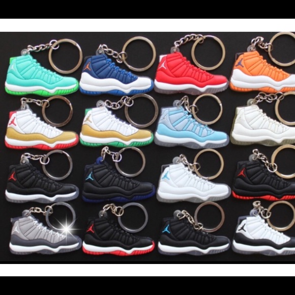 10 Jordan and Nike Random Shoe Keychains - Retro Sneakers Basketball - Picture 13 of 15